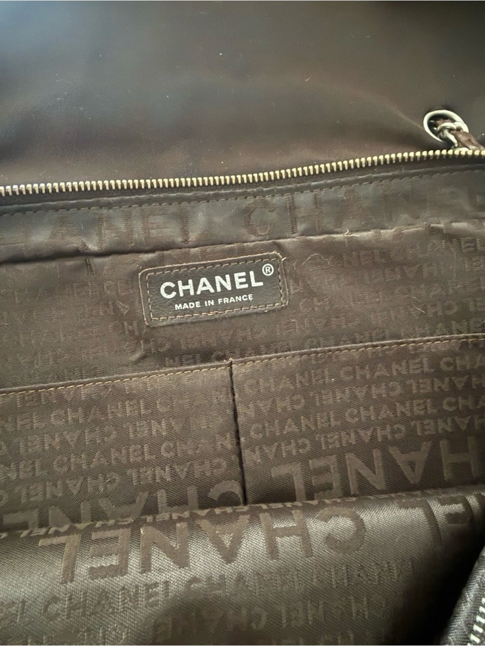 CHANEL Black Quilted Chain Shoulder Bag with Silver-Tone CC - Picture 8 of 8